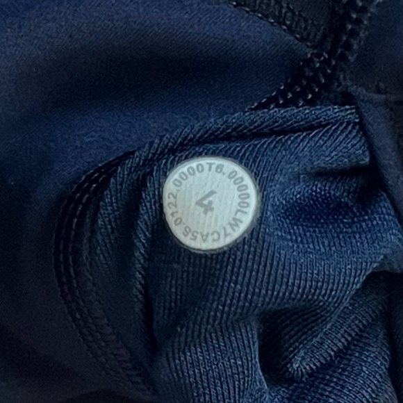 Lululemon wunder  train biker shorts 8” inseam  Size 4⭐️ - Picture 8 of 8